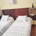 Charming House In With Terrace Nyaraló Geria