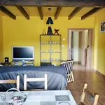 Nyaraló Charming House In With Terrace