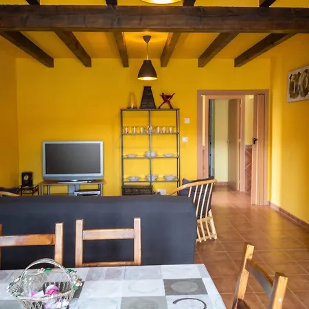 Charming House In With Terrace Casa de Férias *